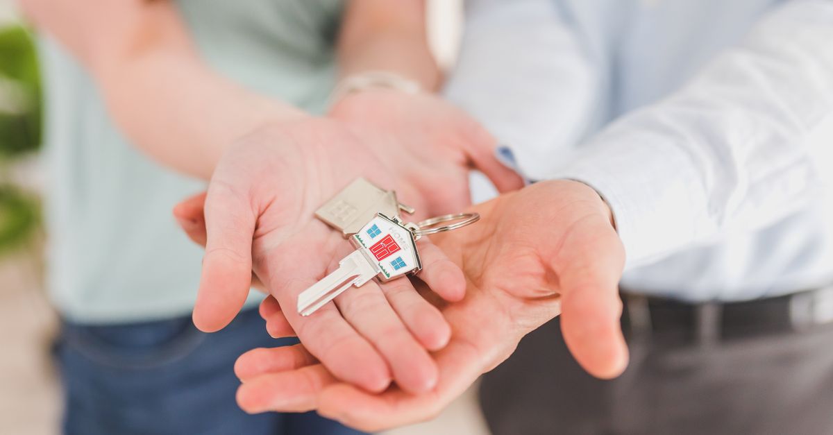 Cash Offer vs. Listing With an Agent: Which Is Right for You?